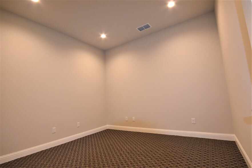 More Photos Of 2601 Little Elm Pky, Little Elm Coworking Space