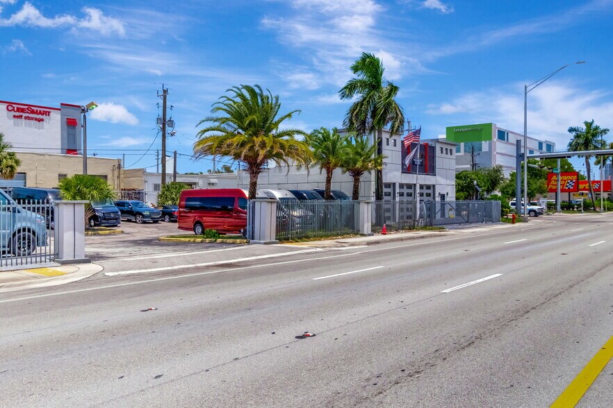 More Photos Of 925 W Broward Blvd, Fort Lauderdale Auto Dealership For Lease