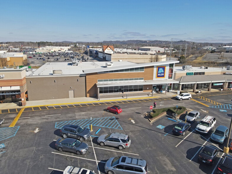 More Photos Of 2000-2020 Gunbarrel Rd, Chattanooga Unknown For Lease