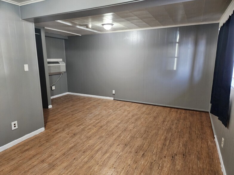 More Photos Of 2010 E 8th St, Hays Apartments For Sale