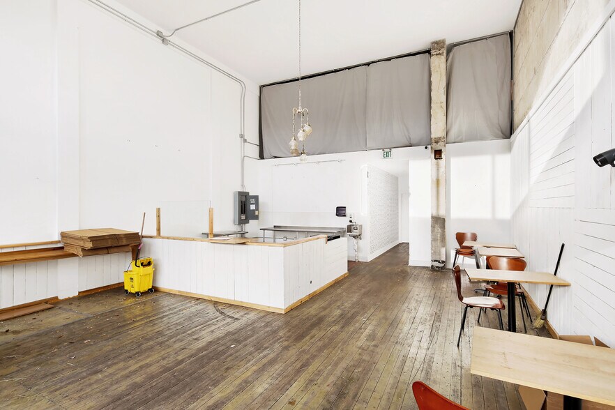 More Photos Of 1313 N State St, Bellingham Restaurant For Lease