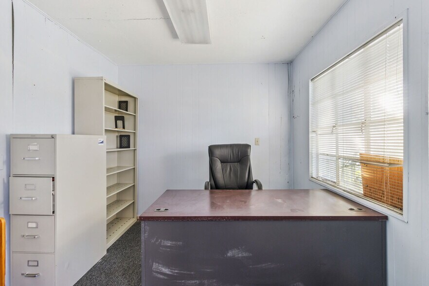 More Photos Of 1231 Lakeland Hills Blvd, Lakeland Freestanding For Sale
