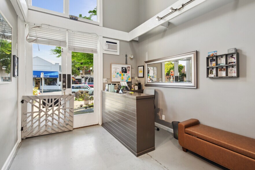 More Photos Of 219-223 Caledonia St, Sausalito Office For Sale