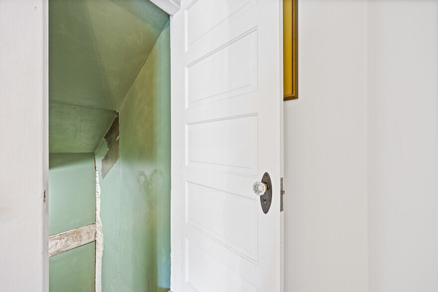 More Photos Of 104 W Main St, Elizabeth City Office Residential For Sale