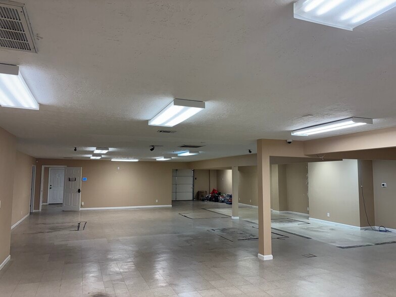 More Photos Of 4181 Magnolia St, Pearland Manufacturing For Lease