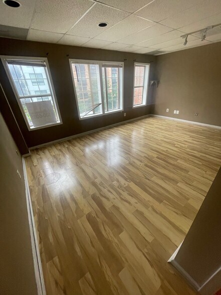 More Photos Of 8607-8609 2nd Ave, Silver Spring Medical For Sale