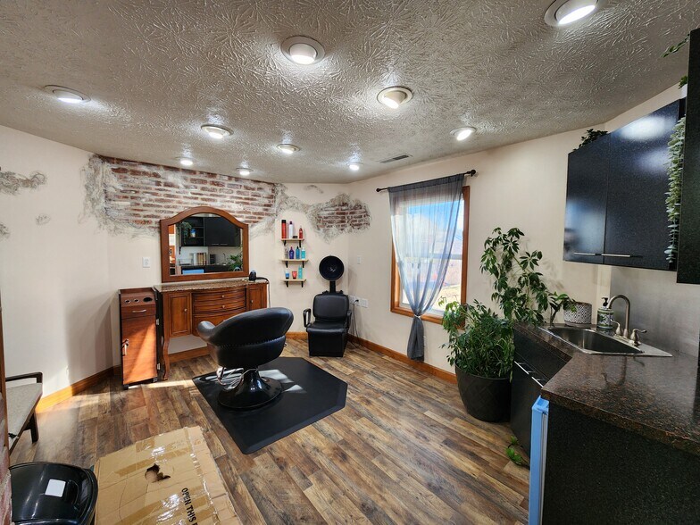 More Photos Of 3760 Union St, Lafayette Specialty For Sale