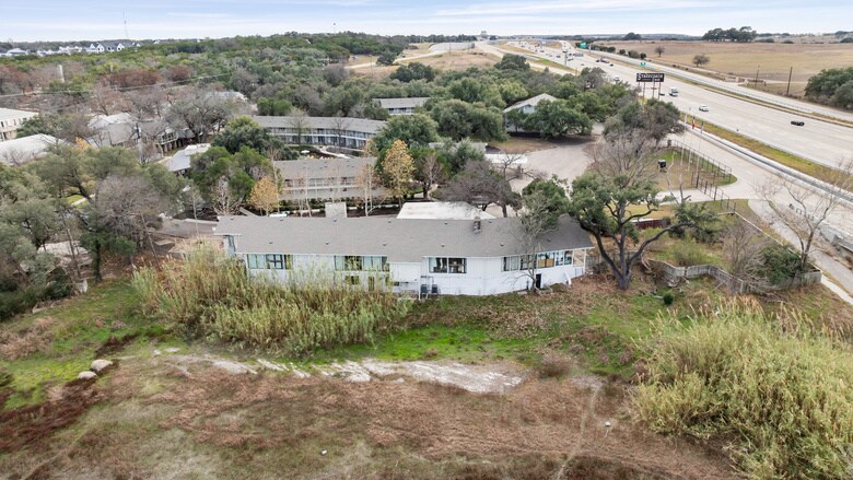 More Photos Of 401 S Stagecoach Rd, Salado Office For Sale