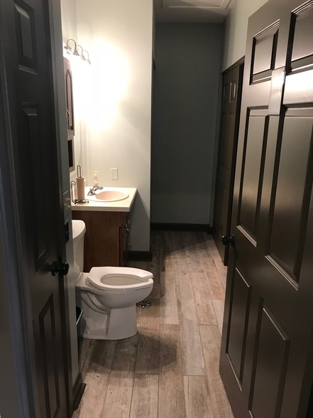 More Photos Of 825 E North St, Elburn Warehouse For Lease