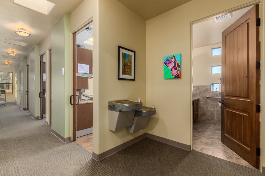 More Photos Of 261 W Duval Rd, Green Valley Medical For Sale