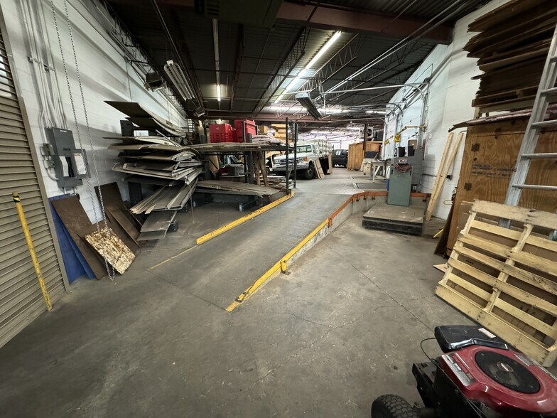 More Photos Of 905 Miami St, Akron Warehouse For Sale