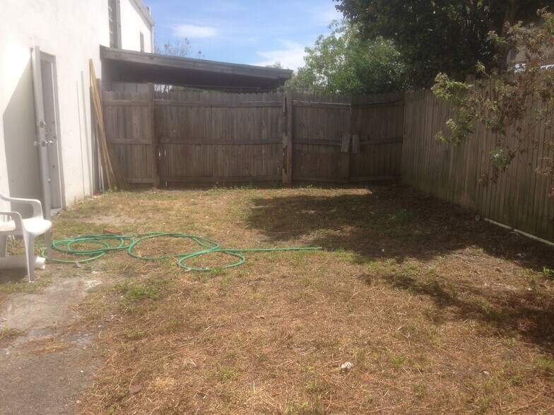 More Photos Of 5960-5992 SW 23rd St, West Park Showroom For Sale