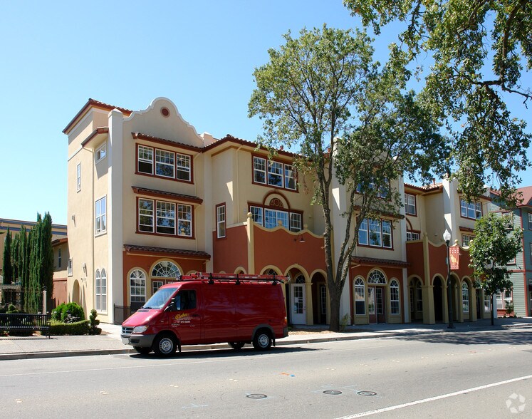 More Photos Of 220 Windsor River Rd, Windsor Apartments For Sale