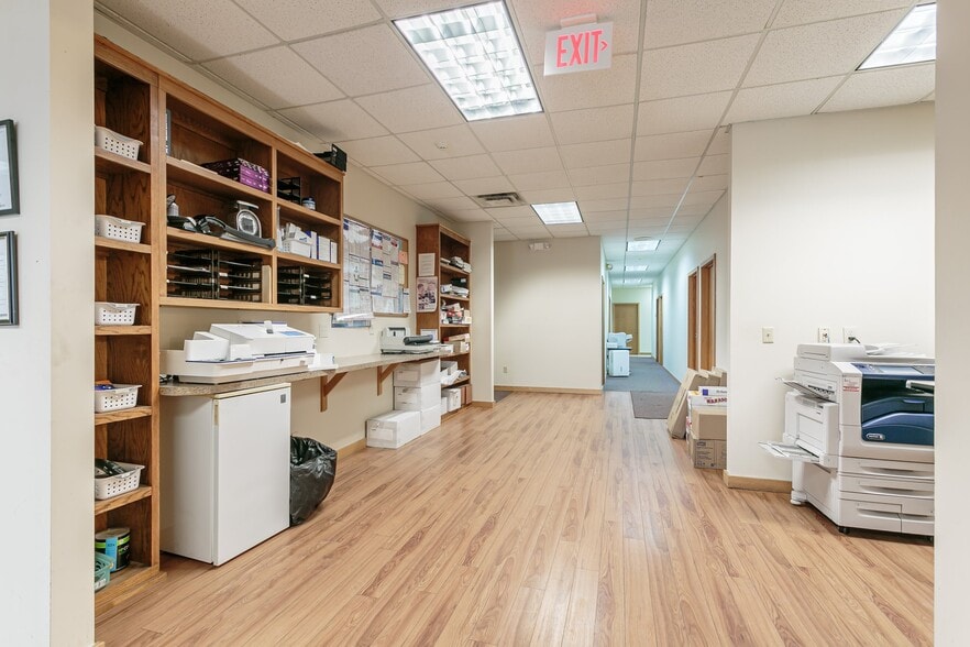 More Photos Of 300 Buell Rd, Rochester Loft Creative Space For Sale