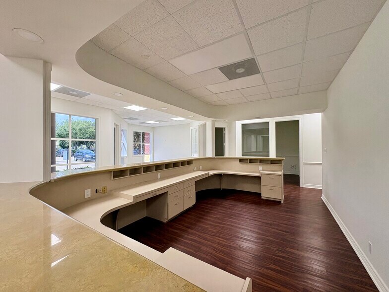 More Photos Of 3425 Hwy 6, Sugar Land Medical For Lease