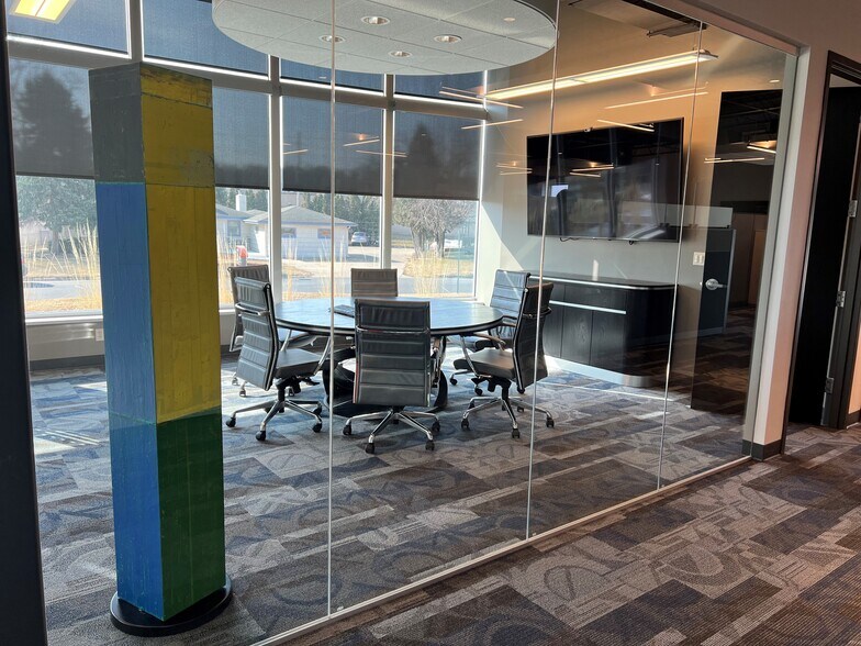 More Photos Of 2828 S 87th St, Omaha Office For Lease