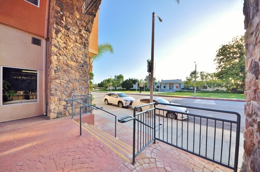 More Photos Of 308 S 1st Ave, Arcadia Apartments For Sale