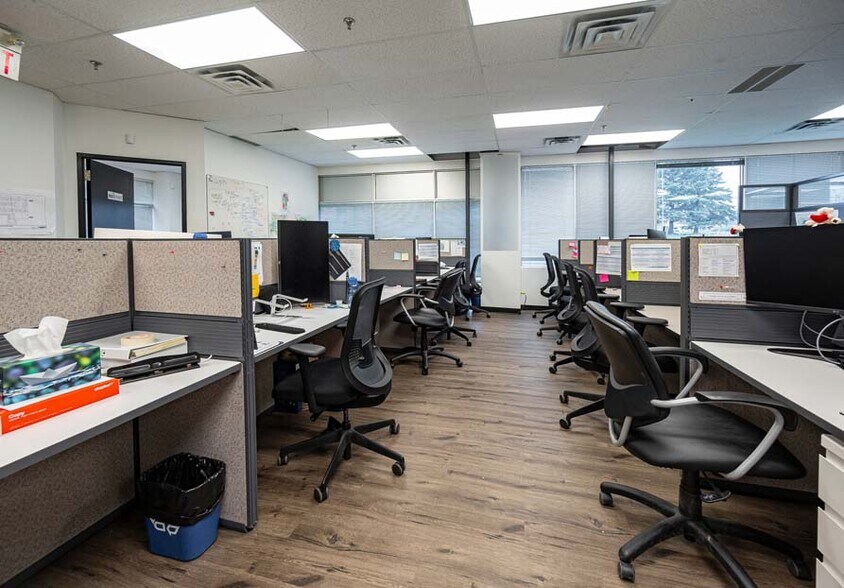 More Photos Of 37 Sandiford Dr, Whitchurch-Stouffville Medical For Lease