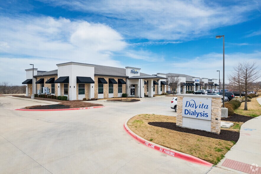 More Photos Of 10932 N Riverside Dr, Fort Worth Medical For Lease