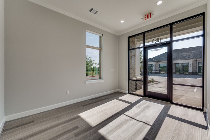 More Photos Of 1630 W Prosper Trl, Prosper Unknown For Lease