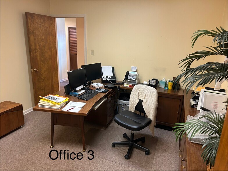 More Photos Of 711 Highway 82 W, Greenwood Warehouse For Sale