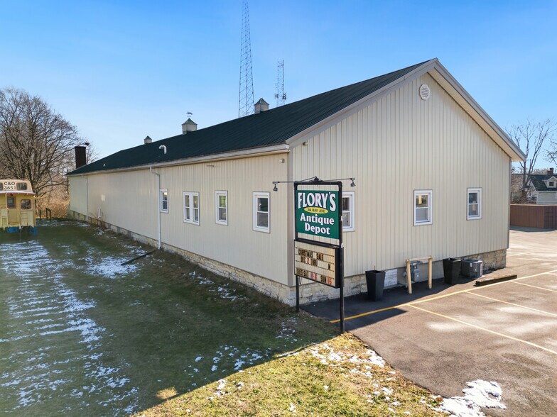 More Photos Of 316 Hay Ave, Brookville Warehouse For Sale