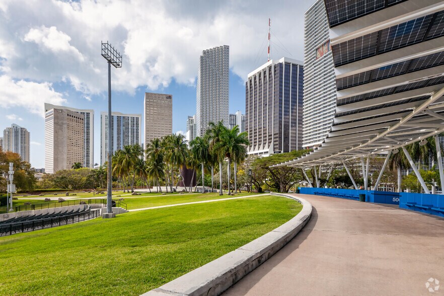 More Photos Of 161 NW 6th St, Miami Office For Lease