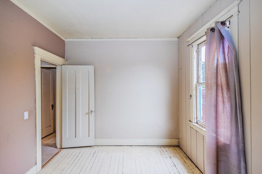 More Photos Of 535-539 Main St, Half Moon Bay Storefront Retail Residential For Sale