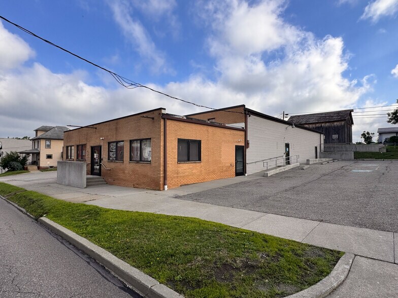 More Photos Of 95 E Main St, Carrollton Office For Sale
