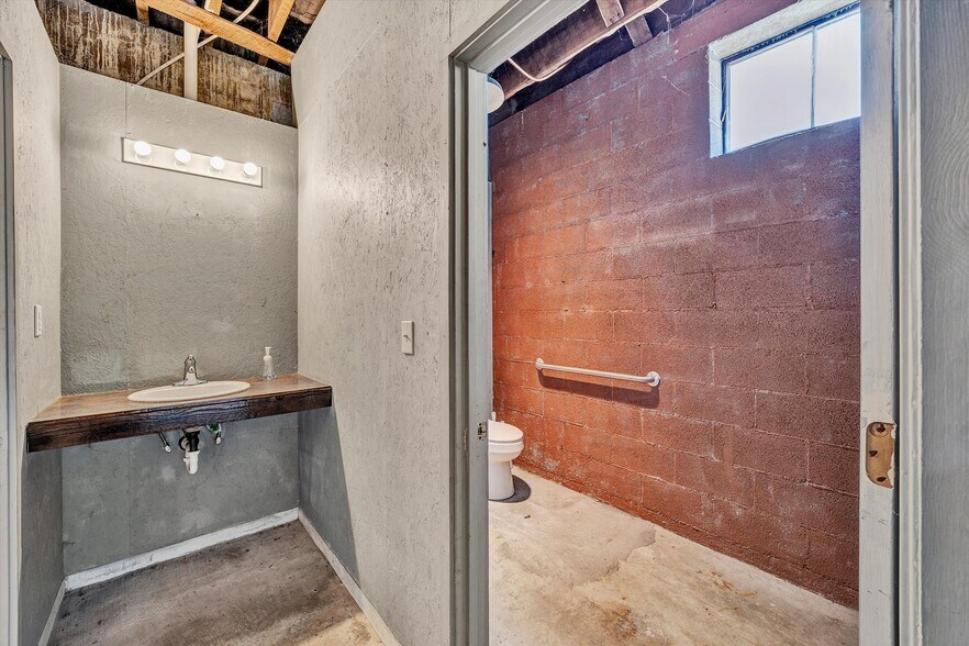 More Photos Of 106 Stoney Battery Rd, Troutville Restaurant For Sale
