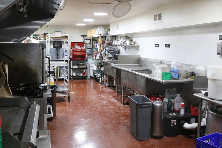 More Photos Of 3101 E Baltimore St, Baltimore General Retail For Lease