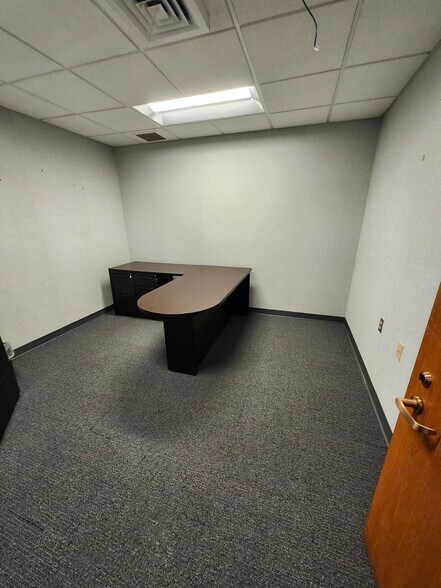 More Photos Of 2 N Mill St, New Castle Bank For Sale
