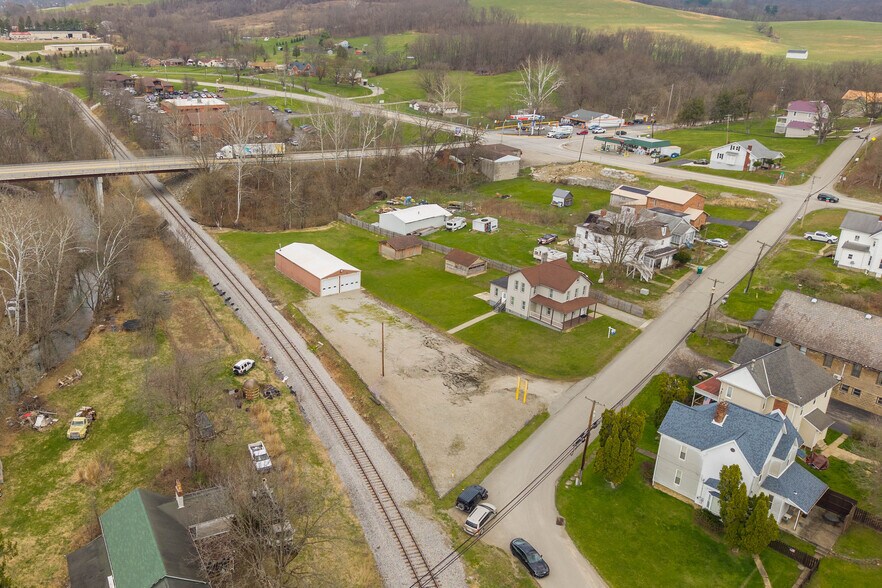 More Photos Of 19 Old Monongahela Pike, Eighty Four Service For Sale