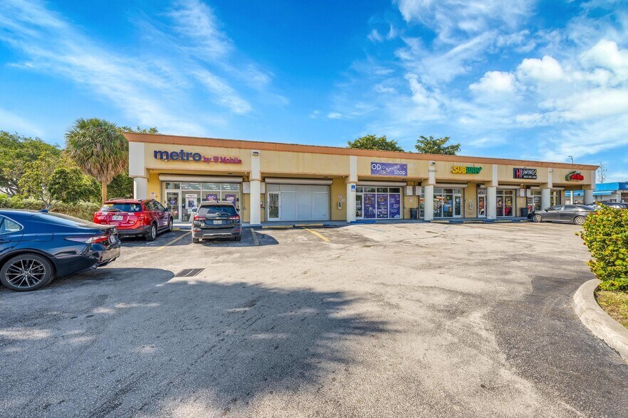 Primary Photo Of 13300 NW 27th Ave, Opa-locka Restaurant For Lease