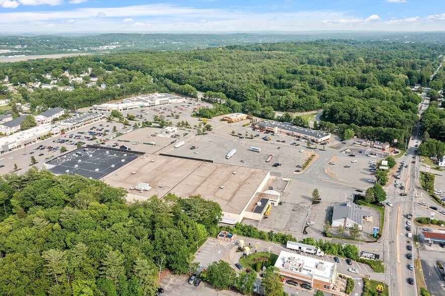 More Photos Of 67 Whalon St, Fitchburg Storefront For Lease