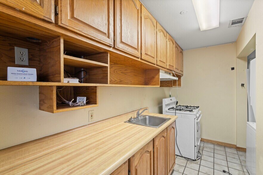 More Photos Of 23104 S Normandie Ave, Torrance Warehouse For Sale