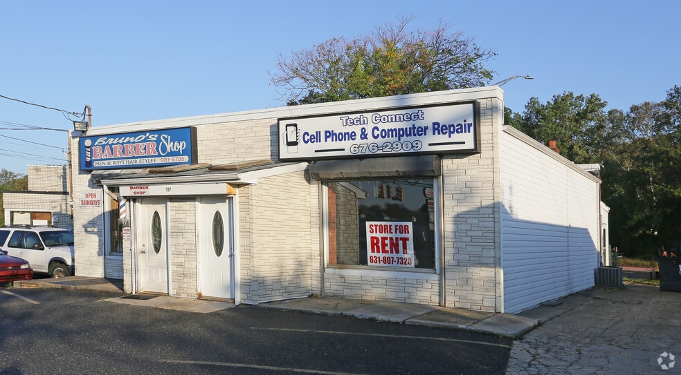 More Photos Of 317 Union Ave, Holbrook Freestanding For Sale