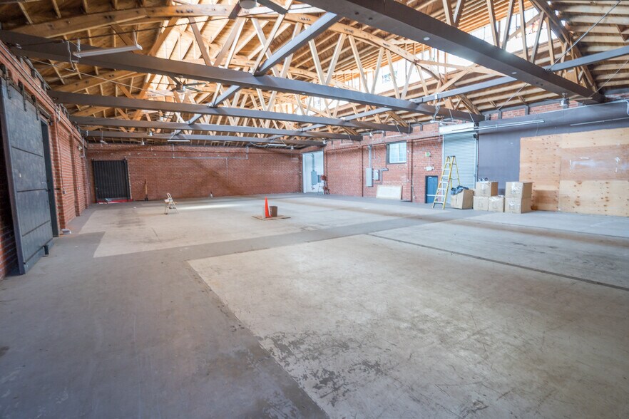 More Photos Of 540-564 S Crocker st, Los Angeles Industrial For Sale