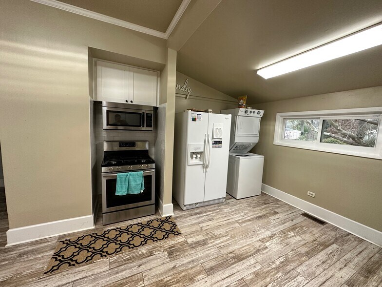 More Photos Of 601 S 7th St, Opelika Office Residential For Sale