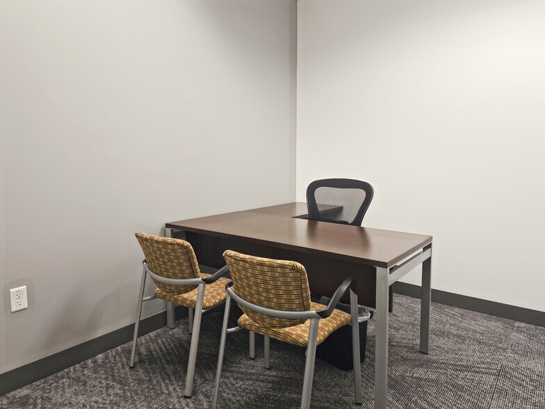 More Photos Of 1915 NE Stucki Ave, Beaverton Coworking Space