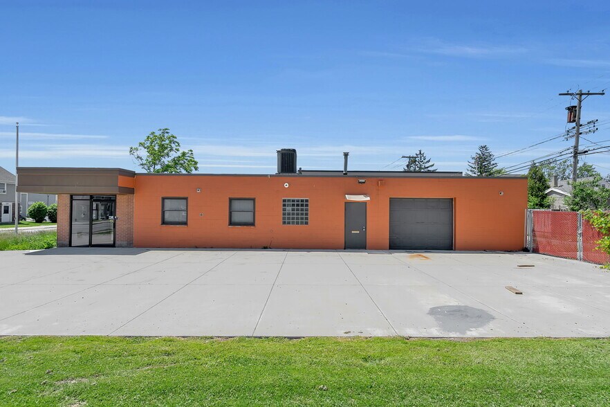 More Photos Of 1783 Kenmore Ave, Kenmore Warehouse For Sale