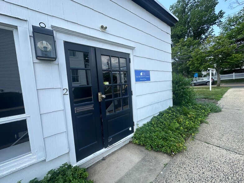 More Photos Of 123 Mason St, Greenwich Office For Lease