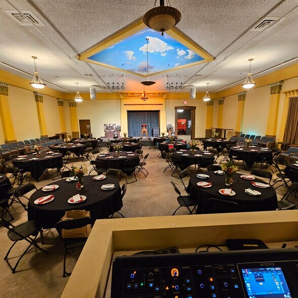 More Photos Of 130 N 1st St, Wausau Storefront Retail Office For Lease