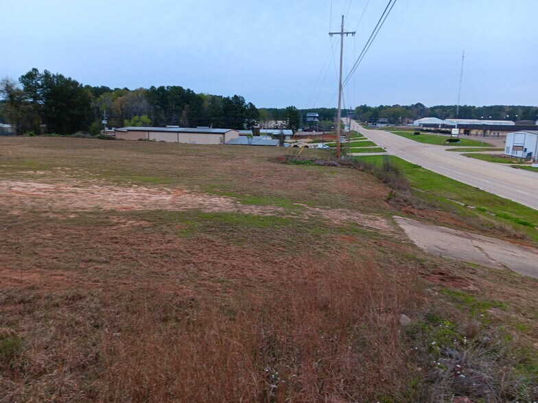 More Photos Of 2435 Highway 33, Ruston Land For Lease