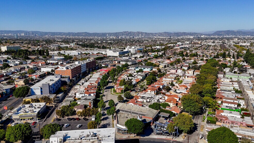 More Photos Of 3443 W 43rd St, Los Angeles Auto Repair For Lease