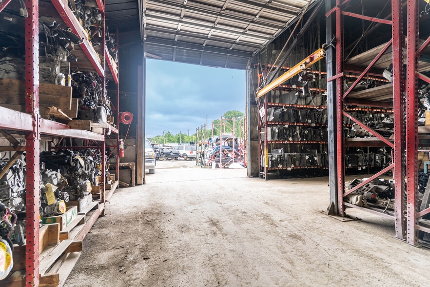 More Photos Of 5420 E 10th St, Kansas City Industrial For Sale