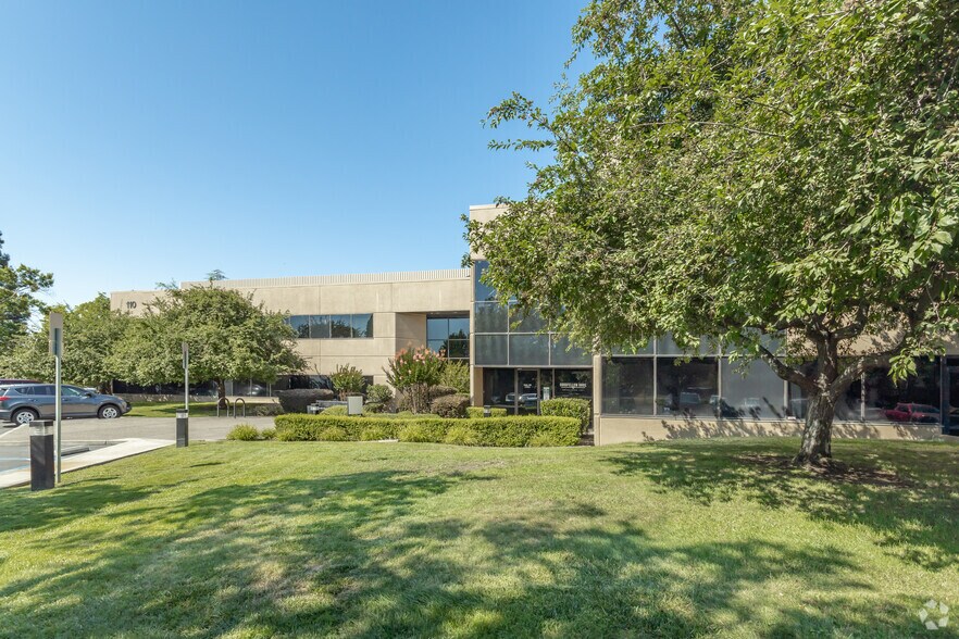 More Photos Of 110 Blue Ravine Rd, Folsom Office For Lease