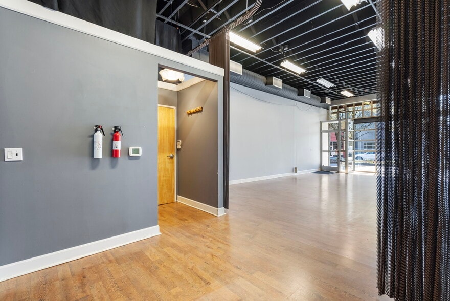 More Photos Of 600 NW Naito Pkwy, Portland General Retail For Sale