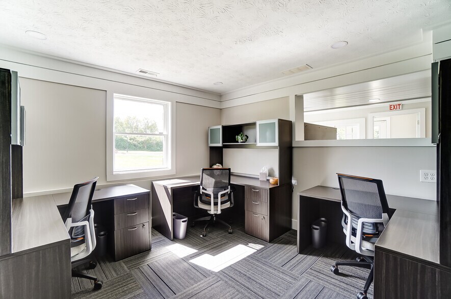 More Photos Of 15 Commercial Way, Springboro Medical For Sale