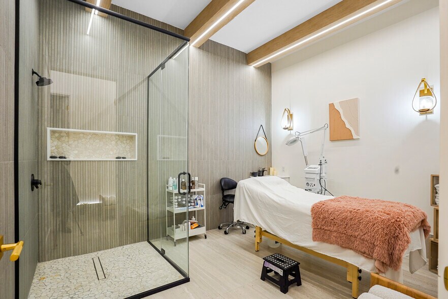 More Photos Of 347 Flushing Ave, Brooklyn Office For Lease